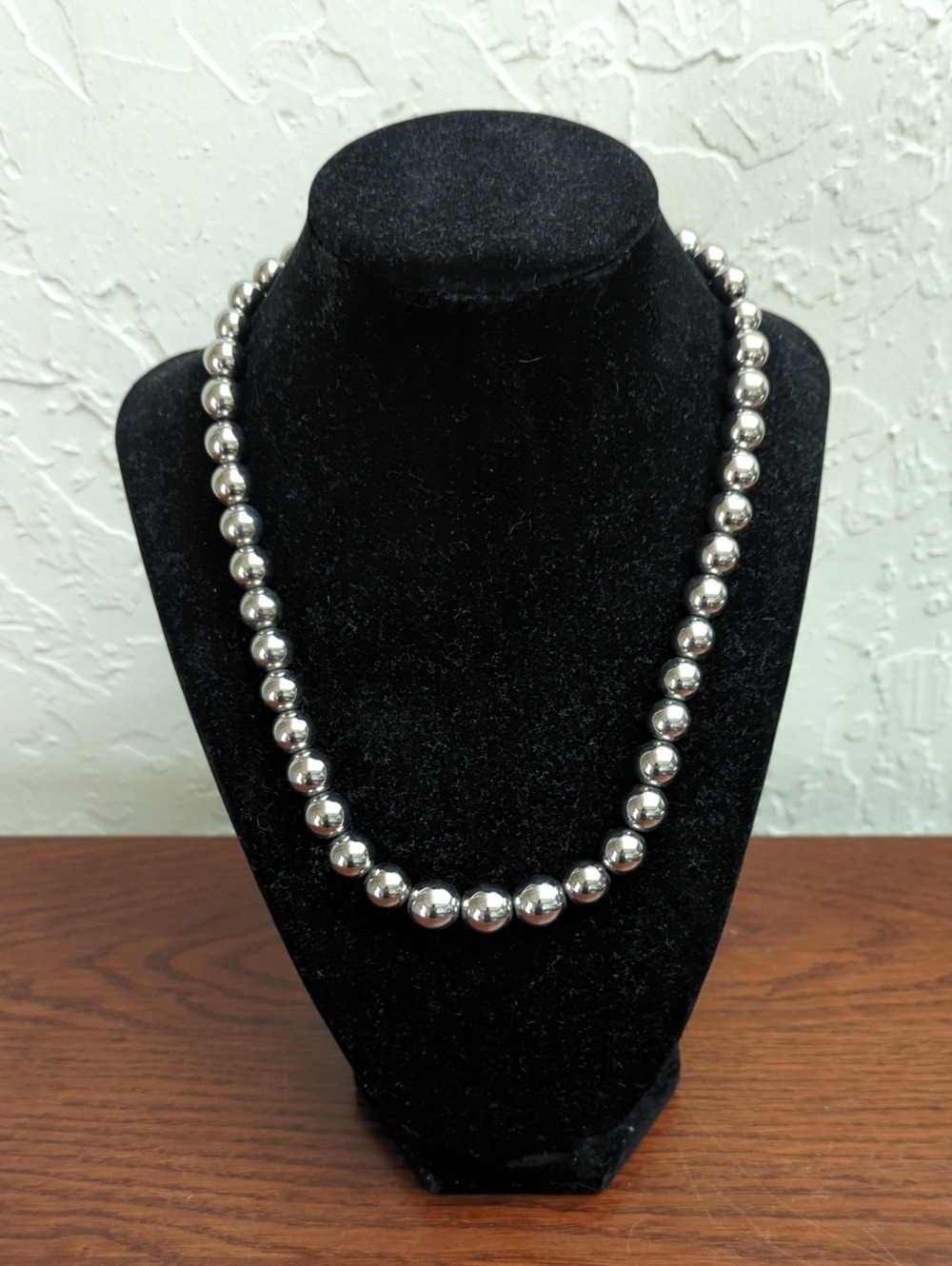 Silver Tone 18-Inch Graduated Ball Necklace